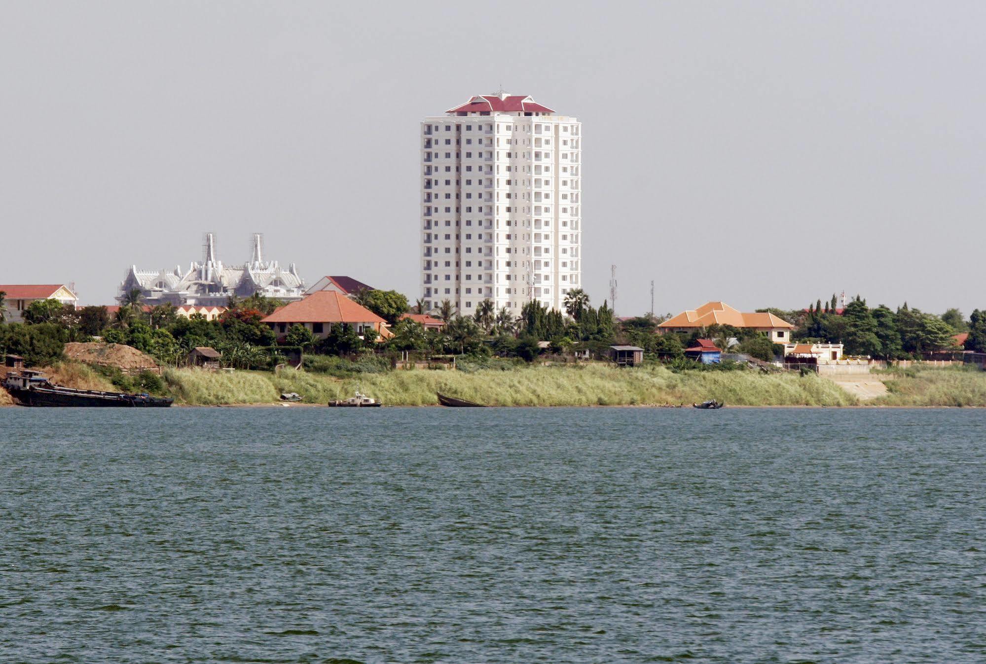 Mekong View Tower Hotel Phnom Penh Exterior photo